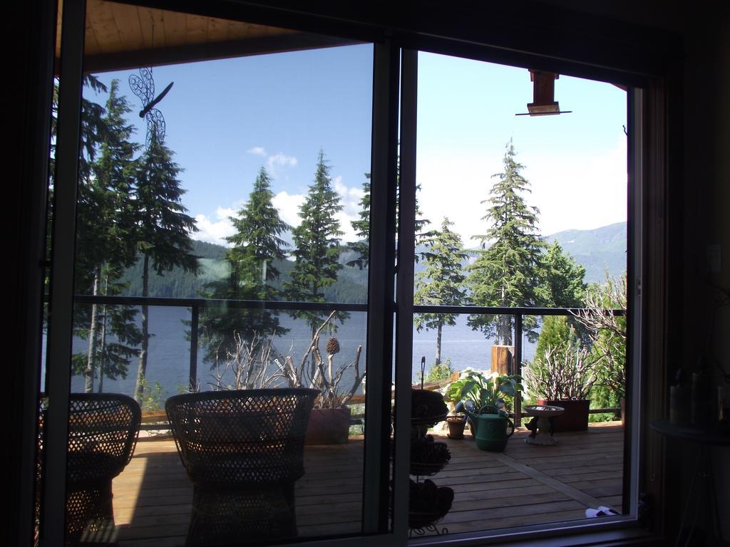 Wild Coast Chalets Port Renfrew Room photo
