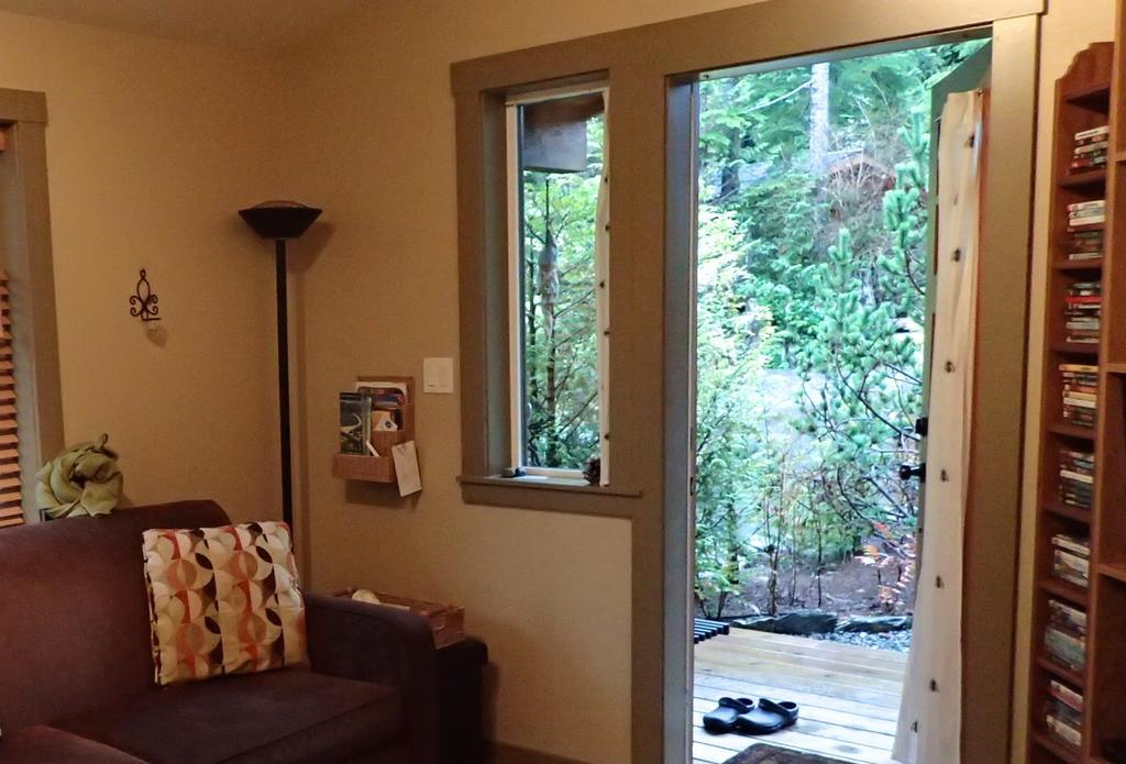 Wild Coast Chalets Port Renfrew Room photo