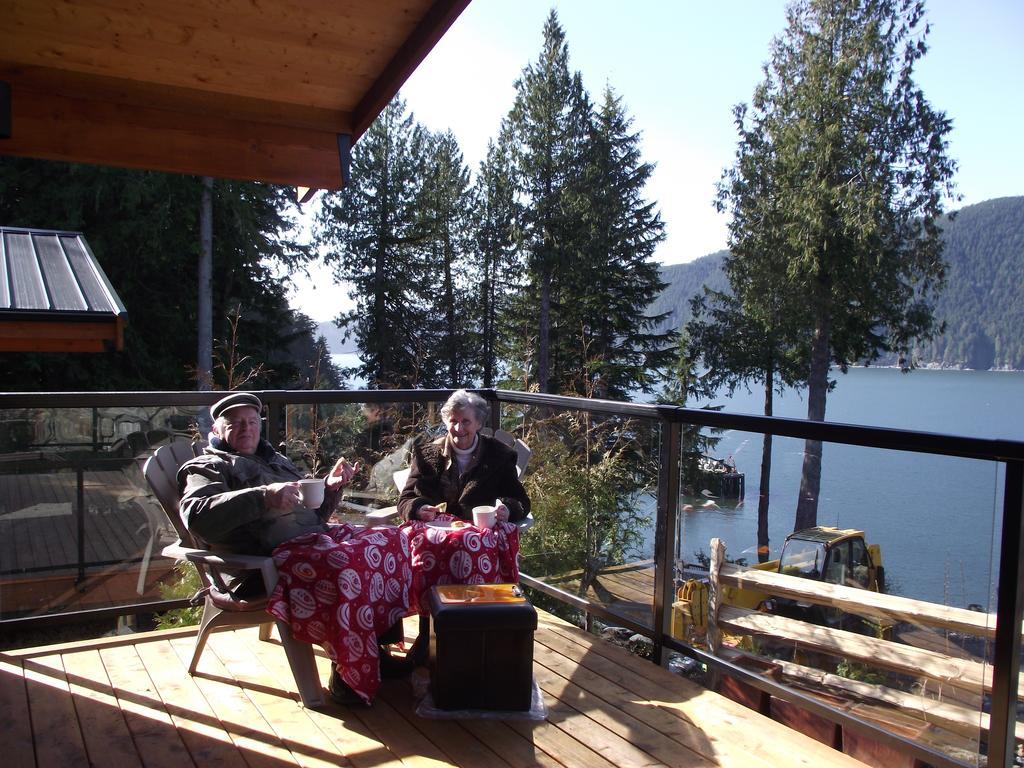 Wild Coast Chalets Port Renfrew Room photo