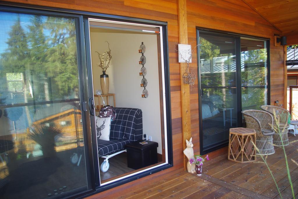 Wild Coast Chalets Port Renfrew Room photo