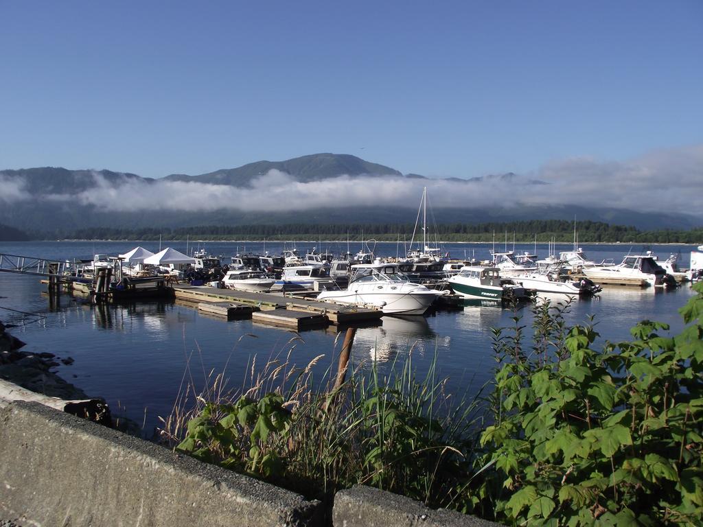 Wild Coast Chalets Port Renfrew Exterior photo