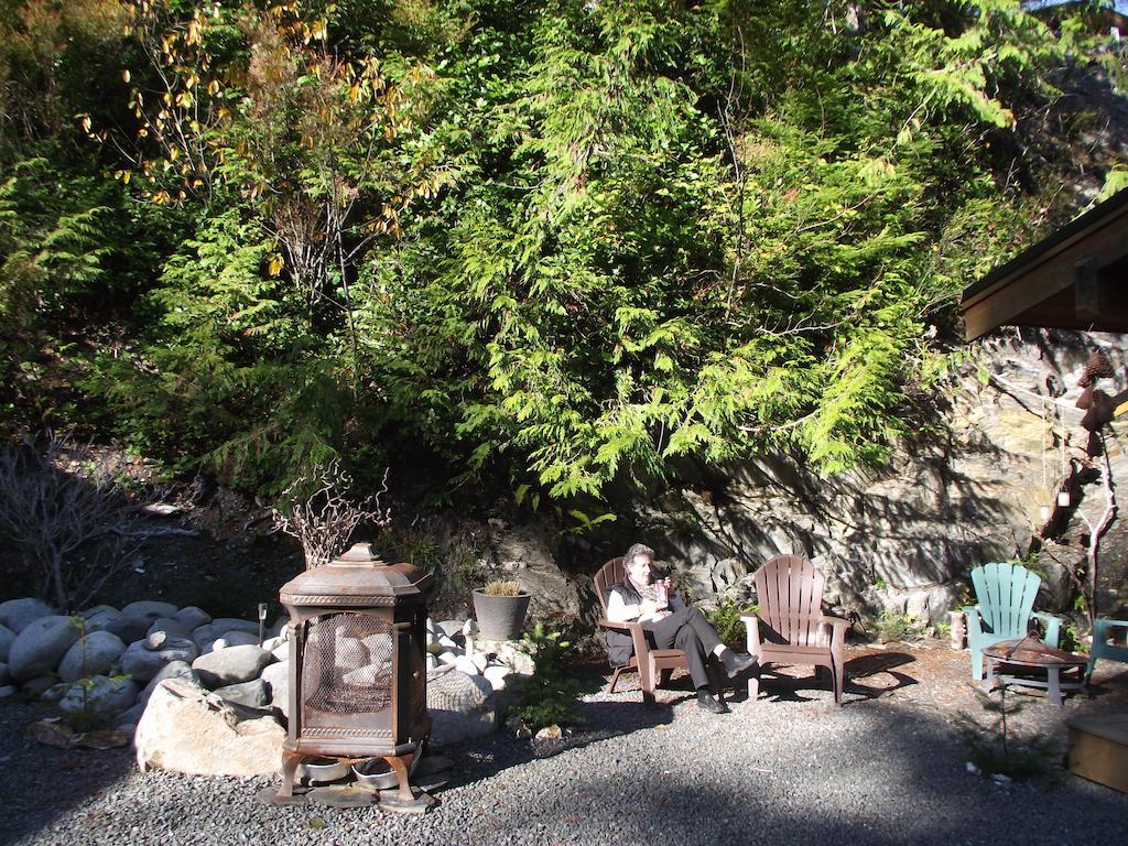 Wild Coast Chalets Port Renfrew Room photo