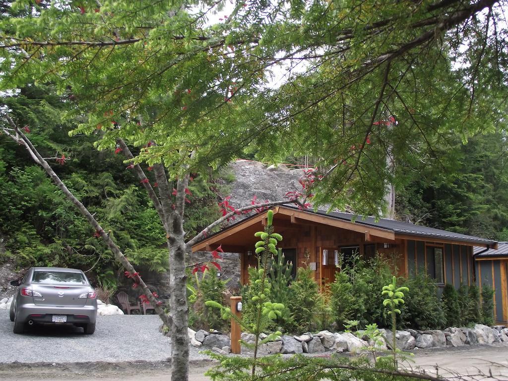 Wild Coast Chalets Port Renfrew Room photo